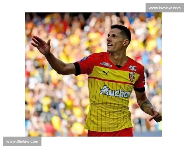 托万重返法甲!朗斯敲定世界杯冠军,600 万欧打造中场核心 托万重返法甲!朗斯敲定世界杯冠军,600 万欧打造中场核心